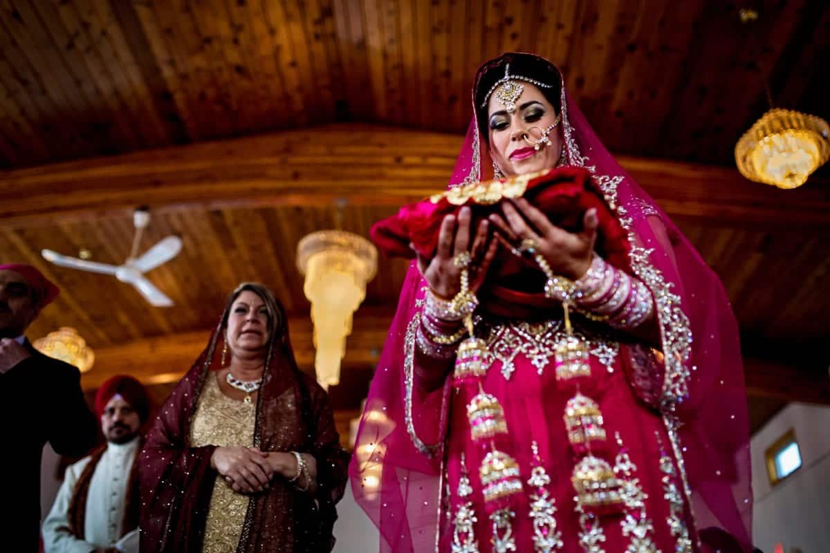 Rocky-Amanda-028-Pipeline-Gudwara-Winnipeg-Wedding-Photographer-Singh-Photography-